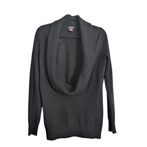 100%Cashmere Prague Contemporary  Low Scoop Neck  Black Long Sleeve Sweat